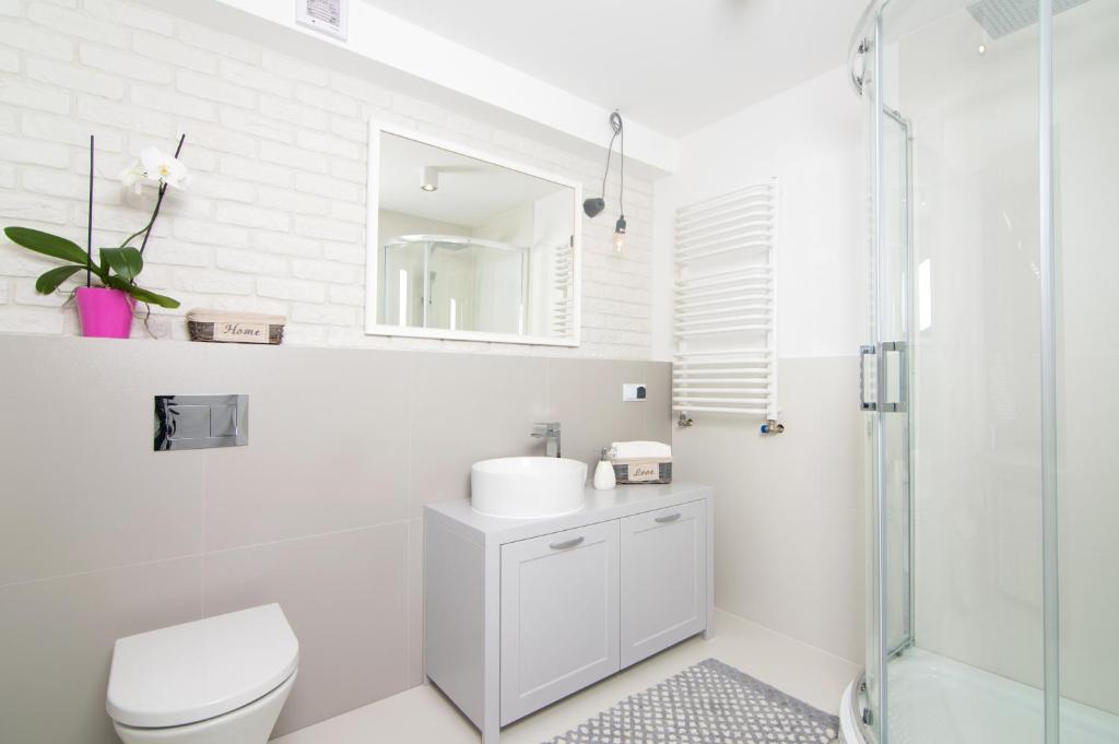 Marine Rooms - Housity