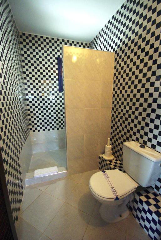 Salle de bains dans l'établissement El Pueblo Tamlelt