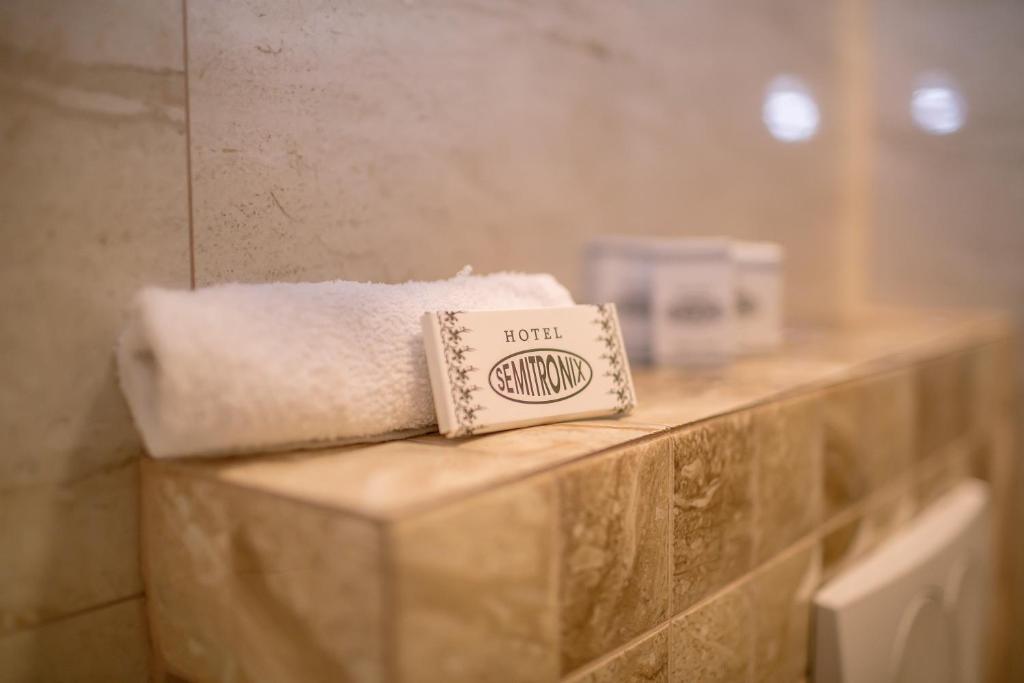 Fotografie z fotogalerie ubytování Hotel Semitronix v destinaci Peje