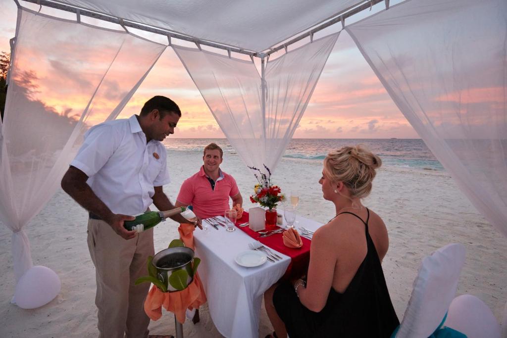 Hosté ubytování Adaaran Club Rannalhi - All Inclusive - 45 Minutes away from Male by Speedboat