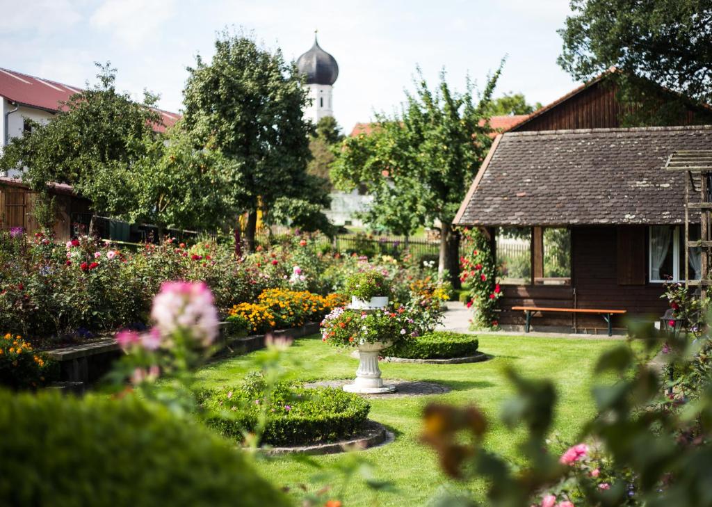Zahrada ubytování Gasthaus und Hotel Göttler Josef