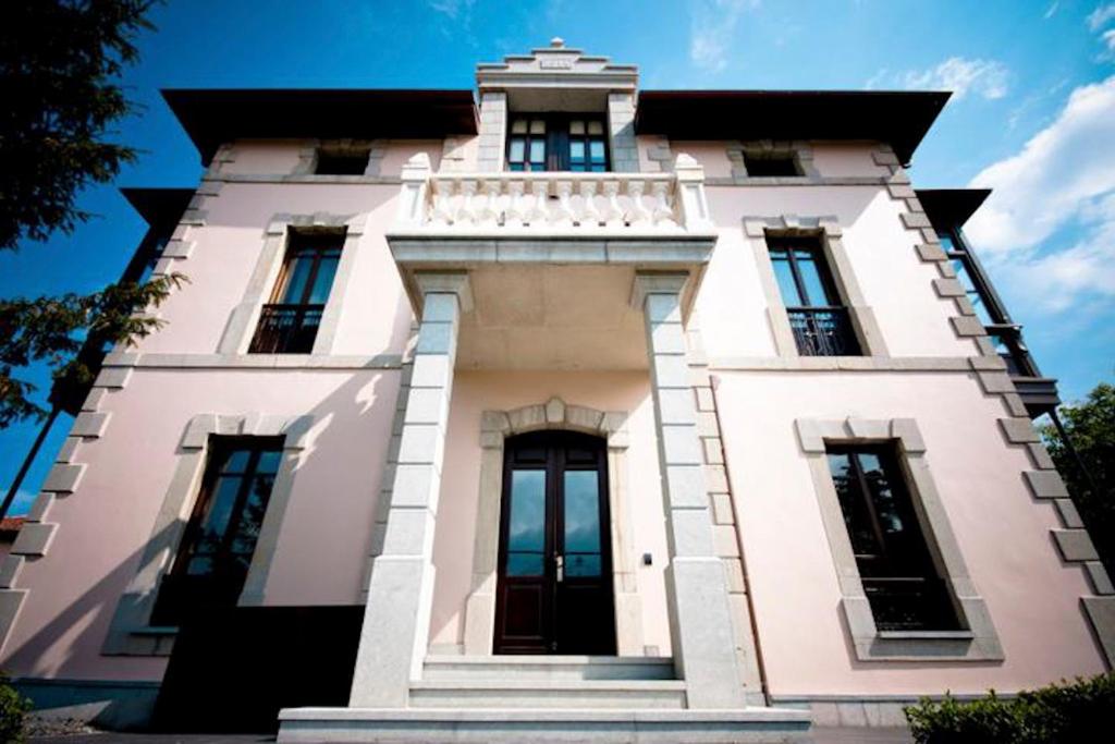 Hotel Villa Marrón, Naves – Updated 2023 Prices