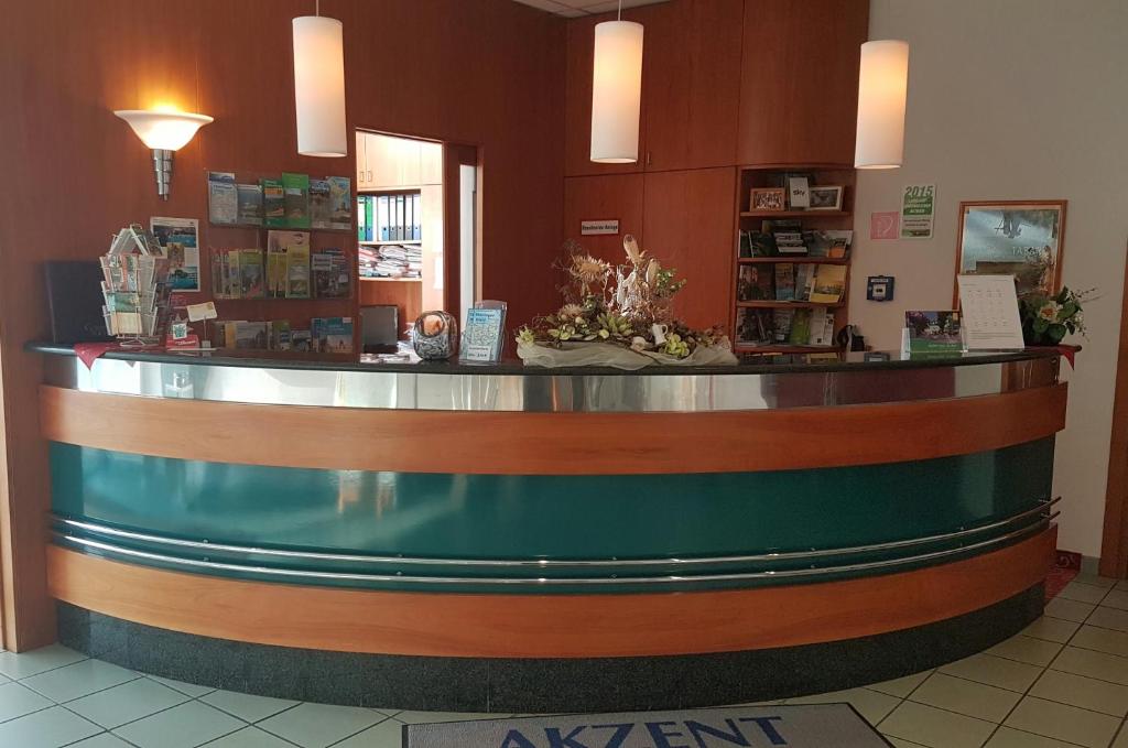 Lounge nebo bar v ubytování AKZENT Hotel Zur Post