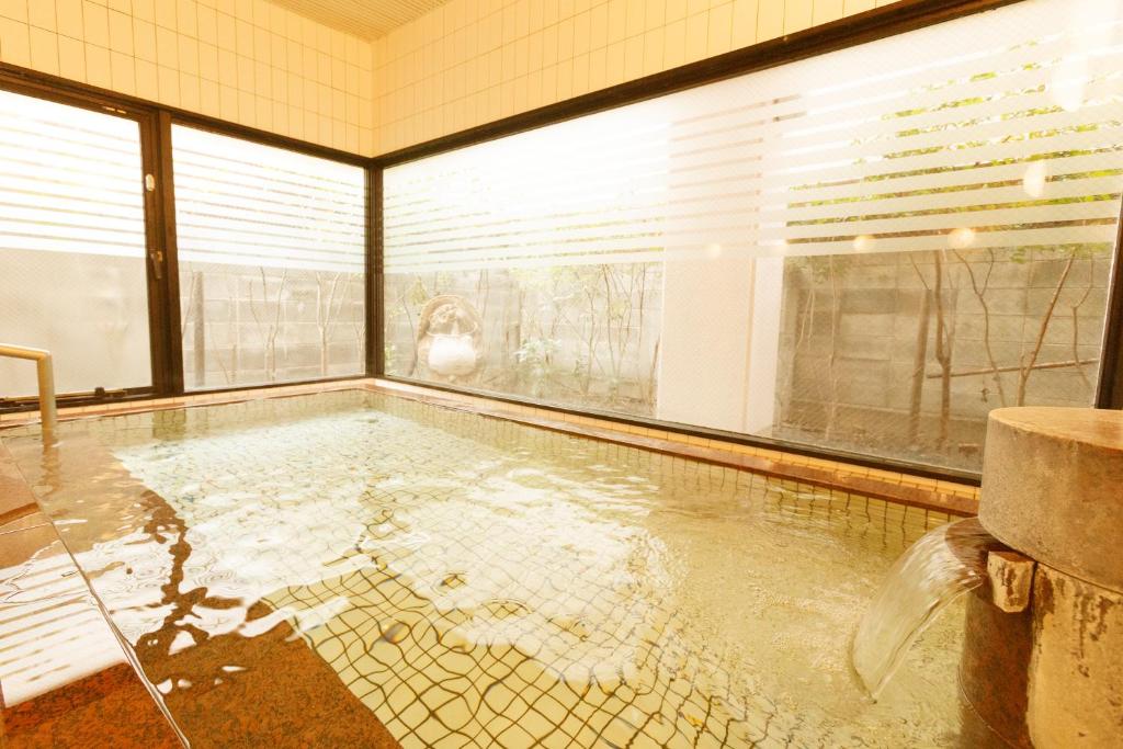 Bazén v ubytování Hotel Amabile Maizuru nebo v jeho okolí