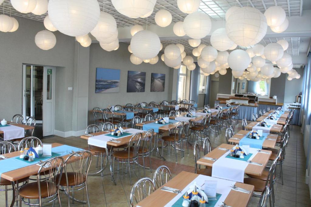 Restaurace v ubytování Ośrodek Wypoczynkowy Merkury