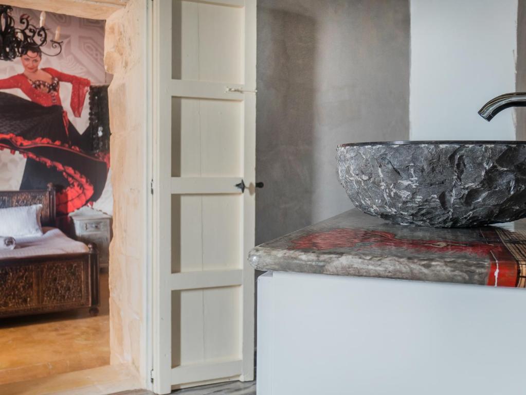 Chapel 5 Boutique Suites B&B - 1