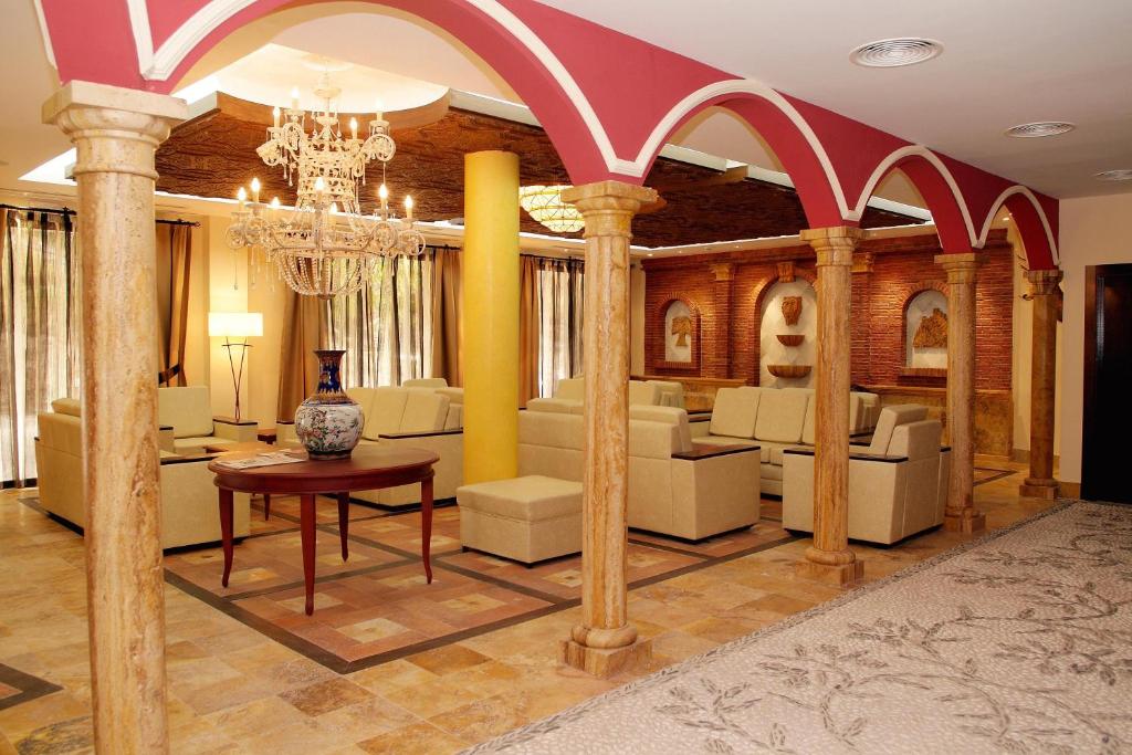 Posezení v ubytování Hotel Sierra de Cazorla & SPA 3*