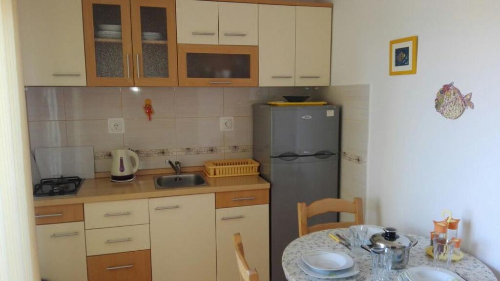 Kuchyňa alebo kuchynka v ubytovaní Apartment Peris
