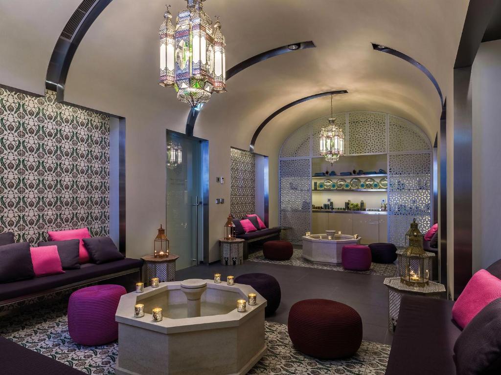 Posezení v ubytování Hotel Al Bustan