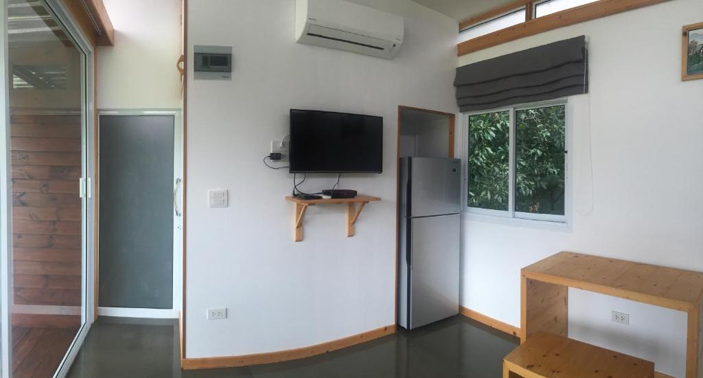 Baan Boom Boxes Eco Friendly Resort - 4