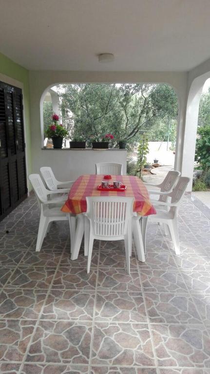 Patio alebo iná vonkajšia časť ubytovania Apartment Peris