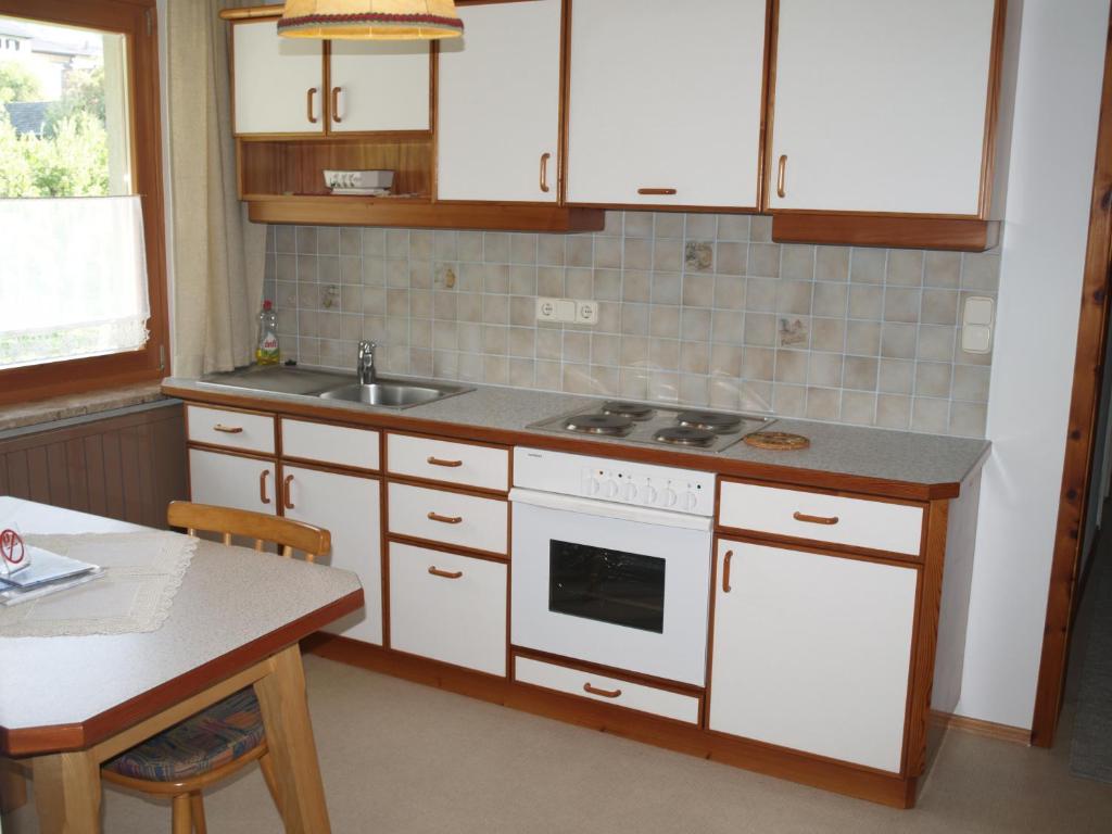 Kuchyň nebo kuchyňský kout v ubytování Gästehaus Hubertus