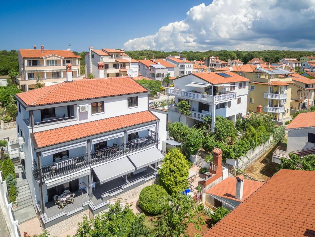 an aerial view of a city with houses at Apartmani Villa Gordana in Pula