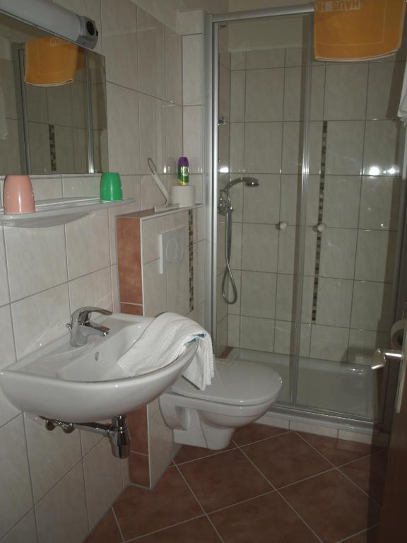 Koupelna v ubytování Gästehaus Hubertus