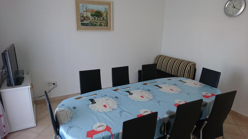 TV a/nebo společenská místnost v ubytování Apartments Anastazija