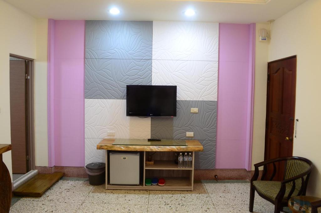 TV a/nebo společenská místnost v ubytování Jia Yuan Homestay