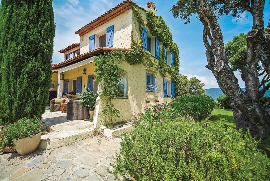 Villa St. Jean de L'Esterel , Les Adrets de Frejus, France . Réservez votre  hôtel dès maintenant ! - Booking.com