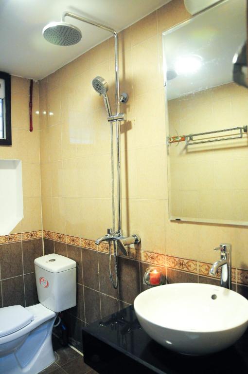 Koupelna v ubytování Tuti Tong Dan Homestay