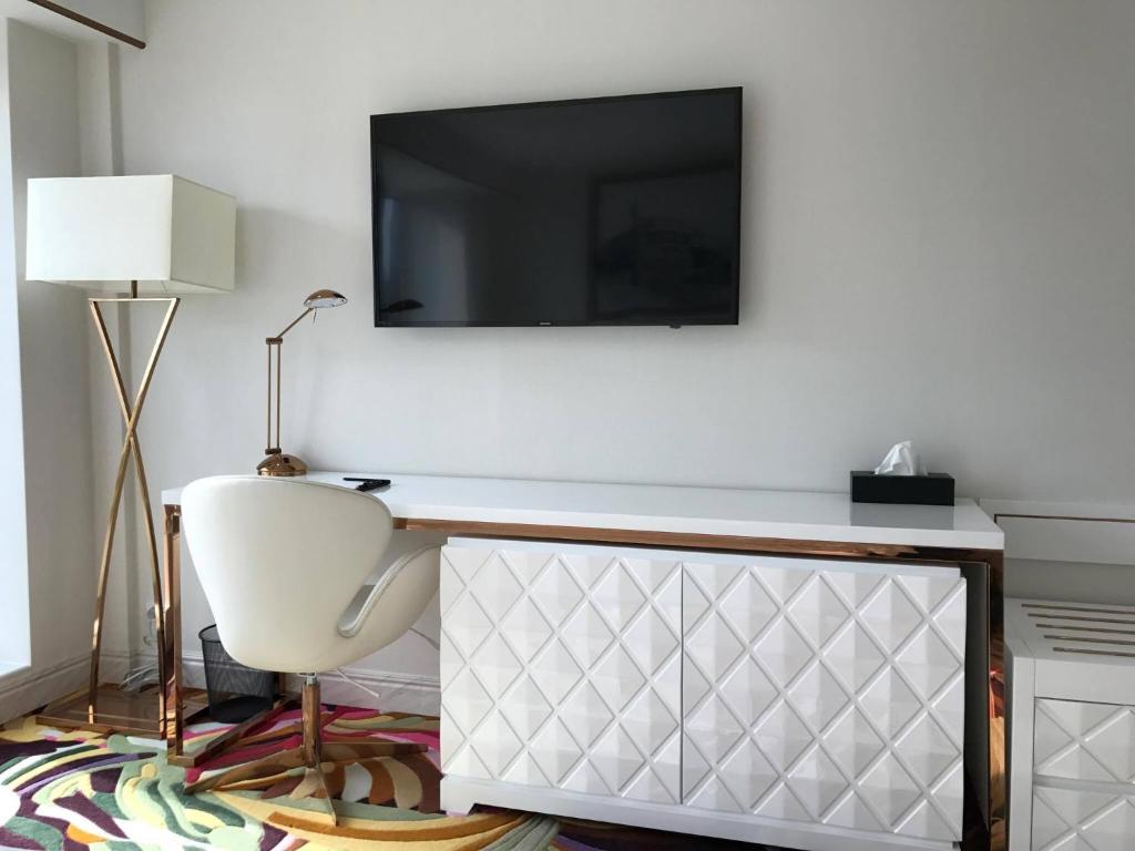 TV a/nebo společenská místnost v ubytování A Hotels Glostrup
