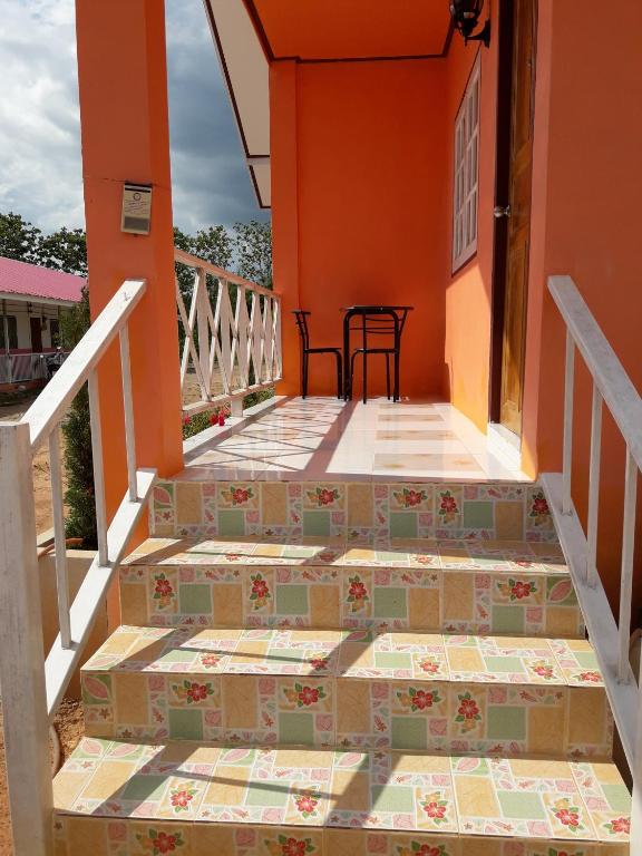 Balkón nebo terasa v ubytování Chanakarn Guesthouse Sangkhla Buri
