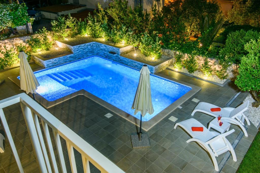 Bazén v ubytování Apartments Dubravka nebo v jeho okolí