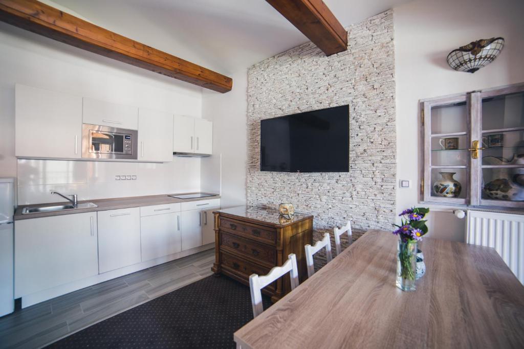 Η κουζίνα ή μικρή κουζίνα στο Apartmany U Papoušků
