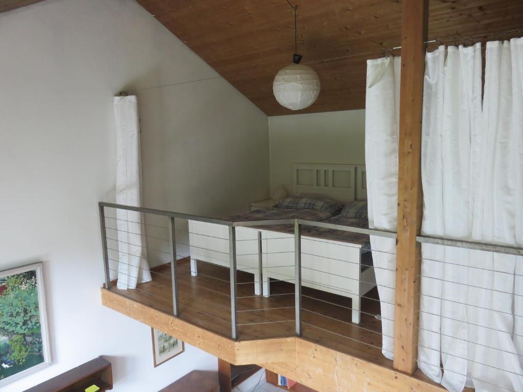Llit o llits en una habitació de BnB Erlach