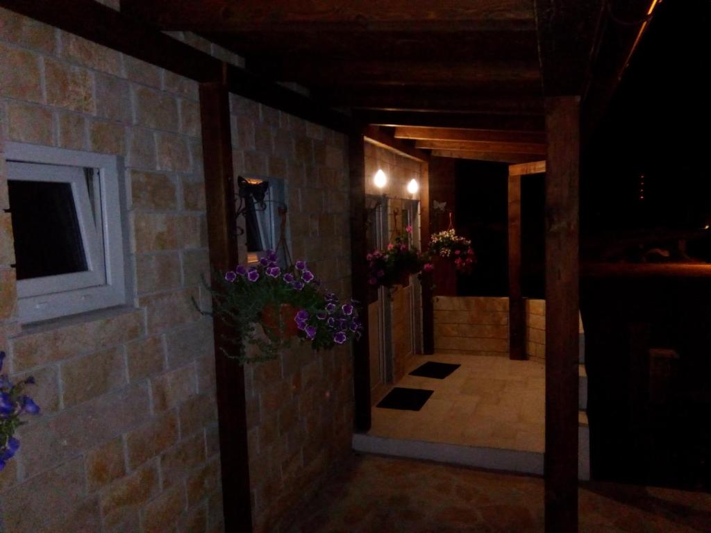 BenJak Apartments - 14