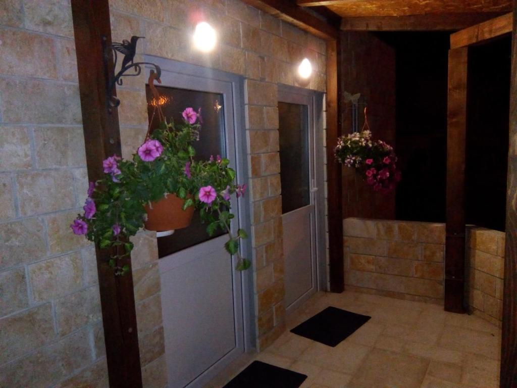 BenJak Apartments - 8