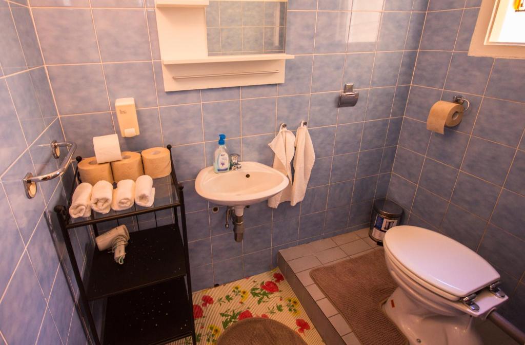 Koupelna v ubytování Phiros B&B