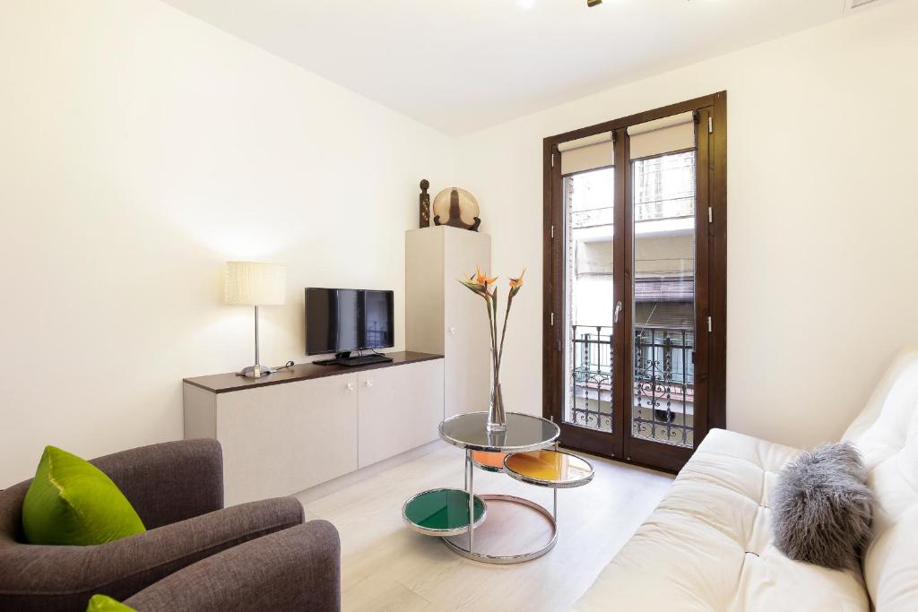 HI ROOM - Smart Apartments - AC - One-Bedroom Apartment