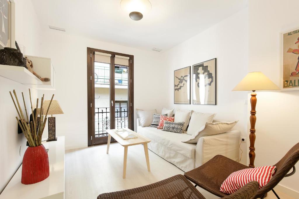 HI ROOM - Smart Apartments - AC - One-Bedroom Apartment