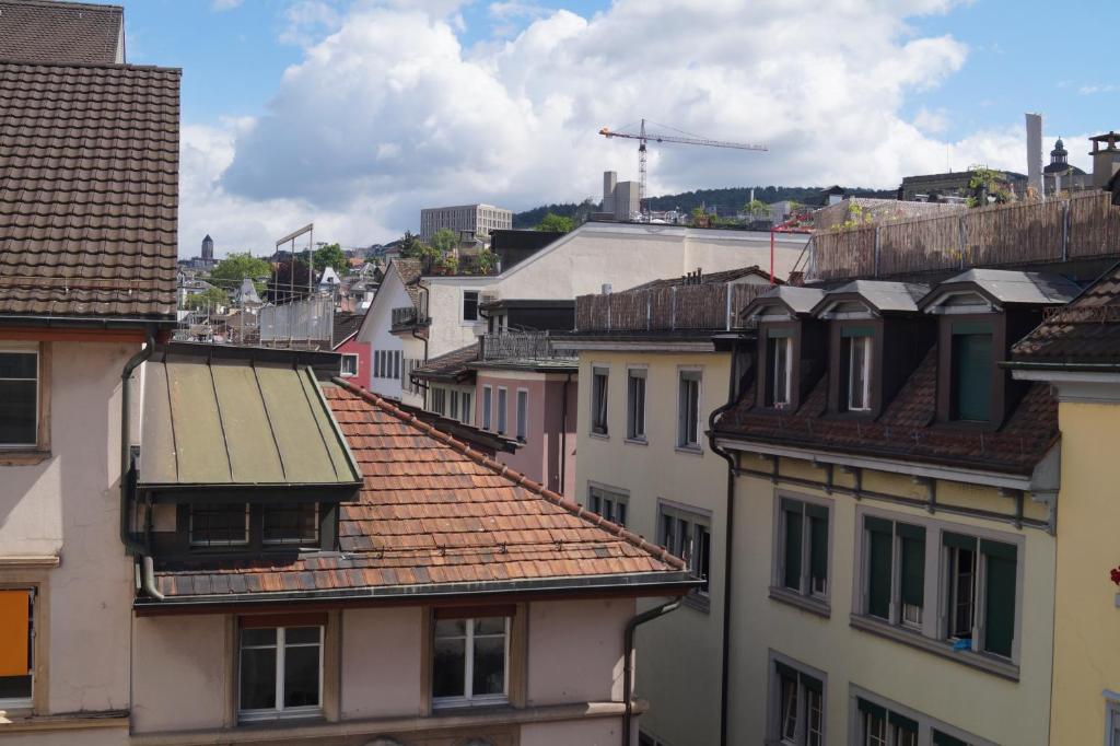 Nespecifikovaný výhled na destinaci Curych nebo výhled na město při pohledu z hotelu