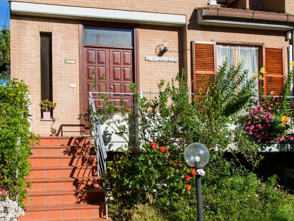 A garden outside Il Sestante