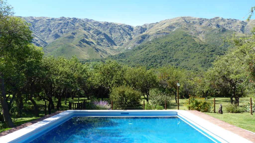 The swimming pool at or close to Cabañas de los Comechingones