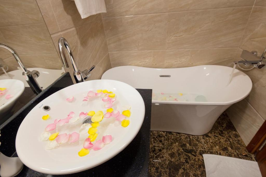 Phòng Deluxe Giường Đôi/2 Giường Đơn Nhìn Ra Thành Phố