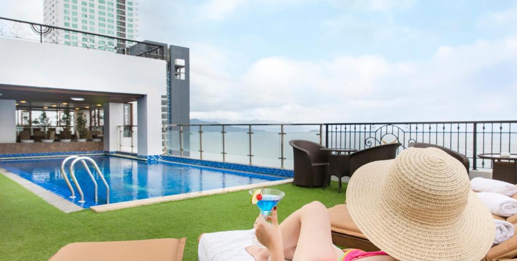 Hồ bơi trong/gần Apus Hotel