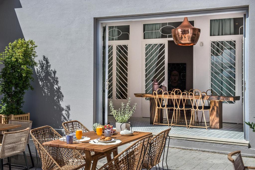 Nyx Chic Manor - Resim 4