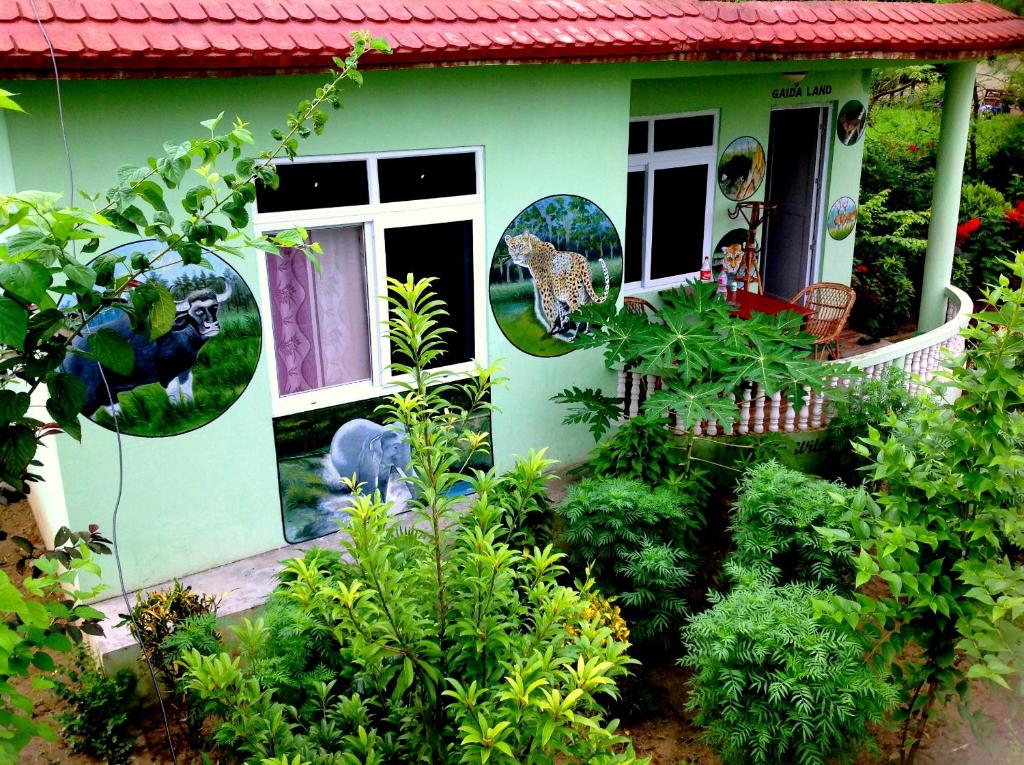 Zahrada ubytování Hotel Rhino Land-Sauraha Family Home