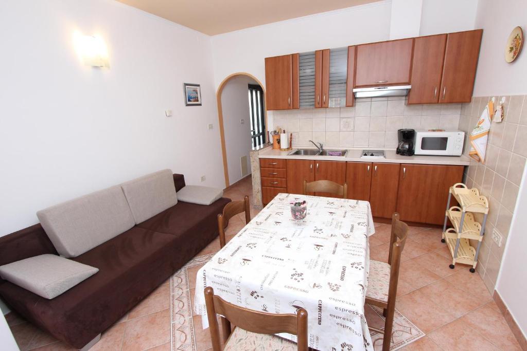 Kuchnia lub aneks kuchenny w obiekcie Apartments Marlina