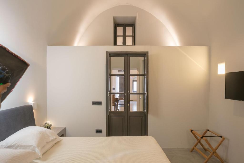 One-Bedroom Villa with indoor and outdoor Hot Tubs and Caldera View – La Traviata