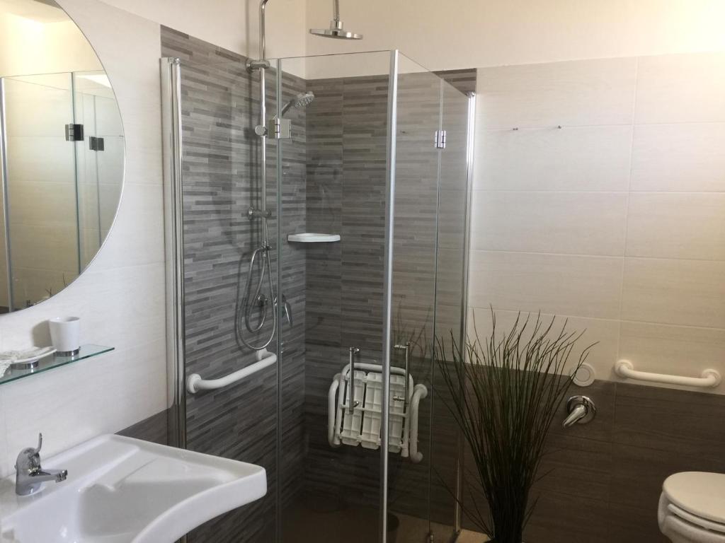 Koupelna v ubytování Hotel Letizia
