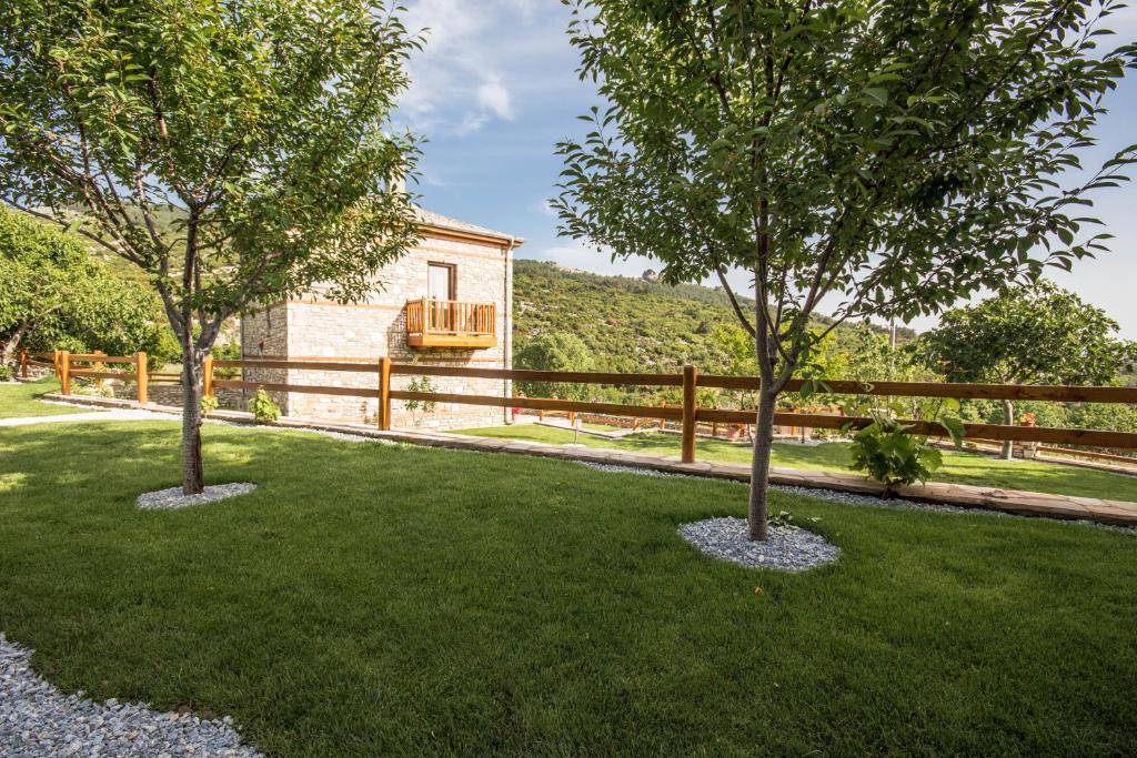 Vonkajšia záhrada v ubytovaní Harmony Deluxe Villas