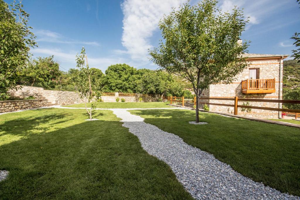 Vonkajšia záhrada v ubytovaní Harmony Deluxe Villas