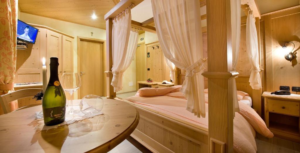 TV a/nebo společenská místnost v ubytování Hotel La Tea