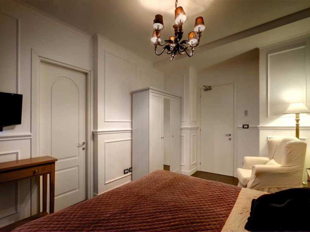 The B Place - Resim 22