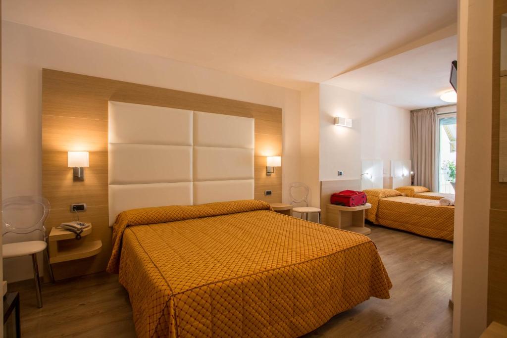 Hotel Europa - Quadruple Room