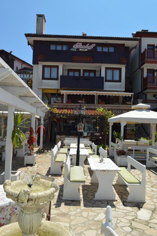 Budova, kde se hotel nachází