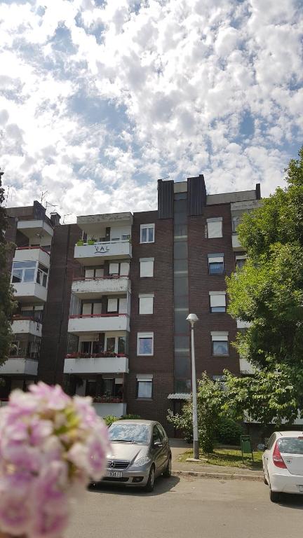 Budova, v ktorej sa apartmán nachádza
