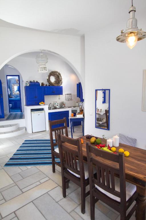 Kuchyň nebo kuchyňský kout v ubytování Ifestio Villas Oia